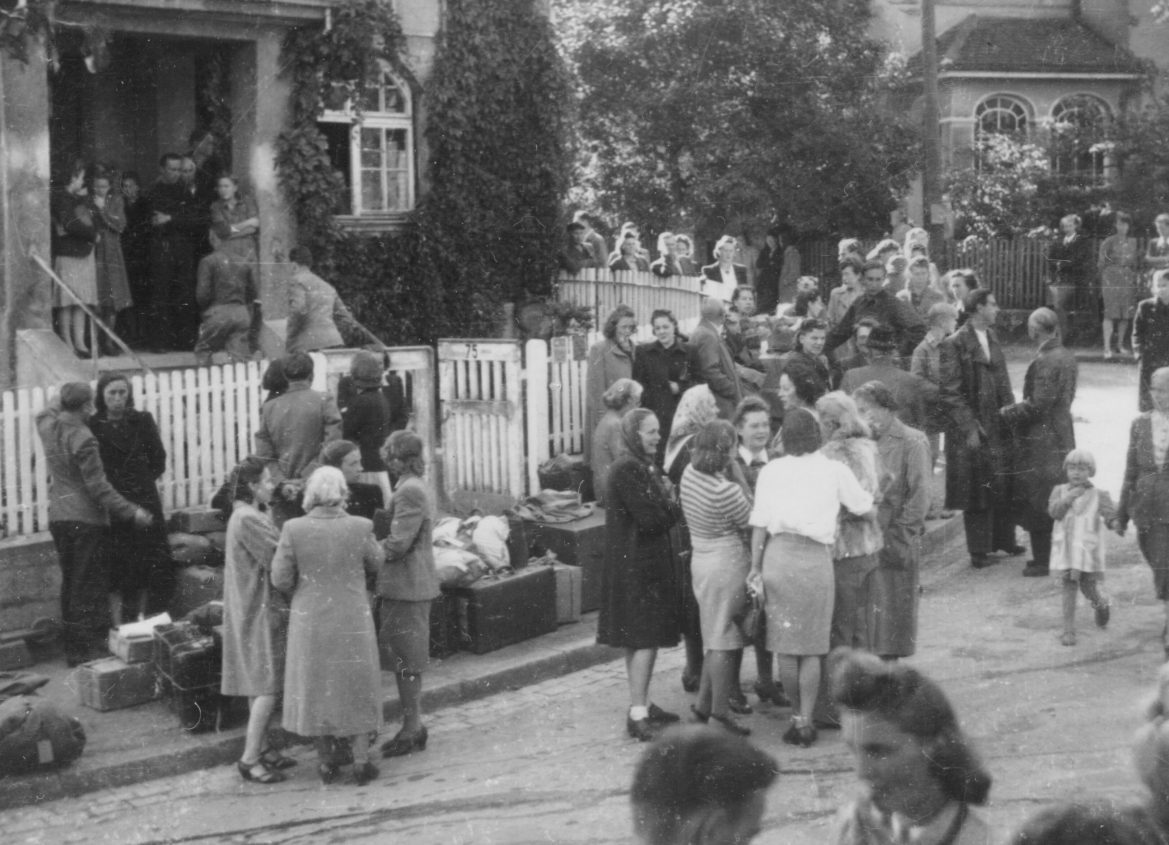 Coming Home Soon: The Refugee Children of Geislingen - 1